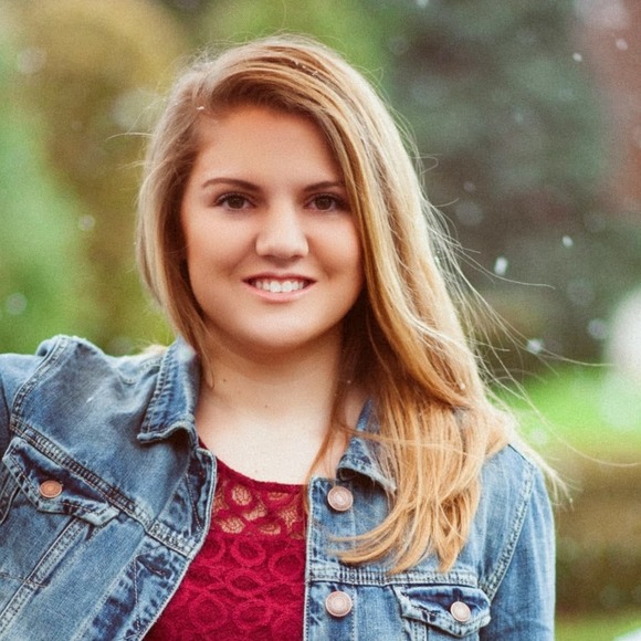 Meet your Posher, Brooke - Picture 1 of 1